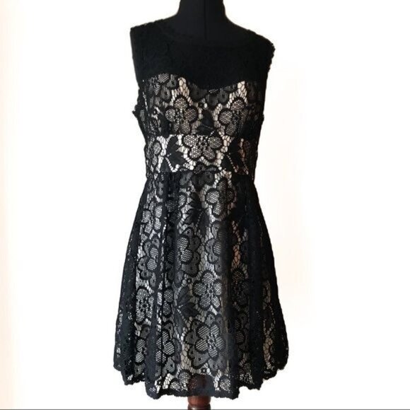 B. Darlin Black Lace Dress XL - Picture 4 of 12